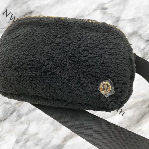 NWT Lululemon GOLD Hardware Everywhere Black FLEECE Belt Bag Fanny Pack … - Picture 3 of 15
